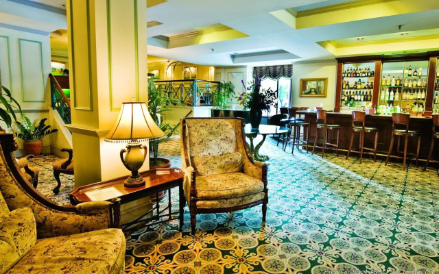 photo 2 of The Dunhill Hotel