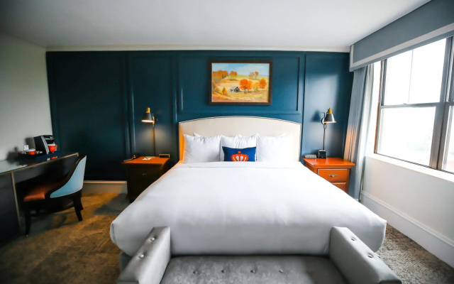 photo 5 of The Dunhill Hotel