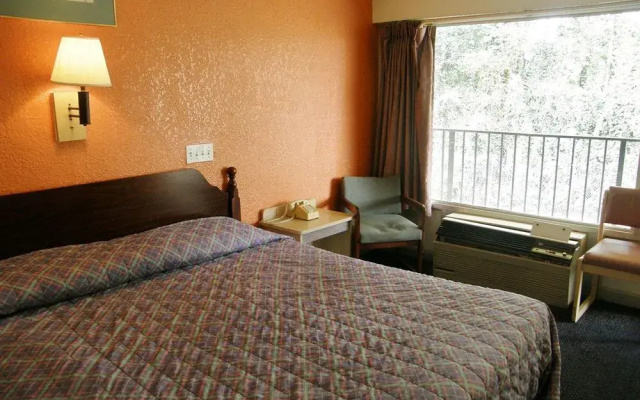 photo 2 of The Economy Inn - Wesley Chapel