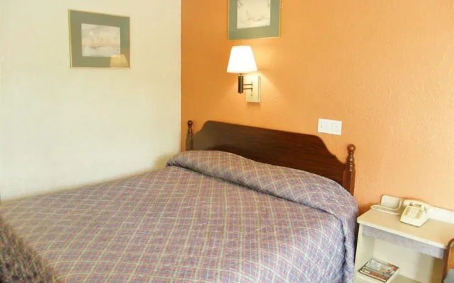 photo 5 of The Economy Inn - Wesley Chapel