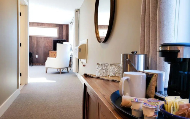 photo 4 of The Edgewood Inn