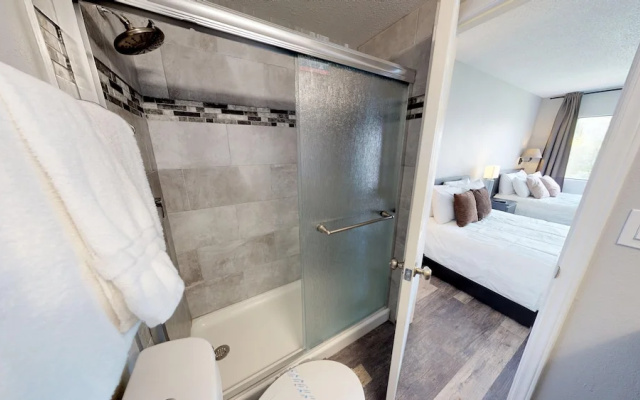 photo 5 of The Enclave - Crd409