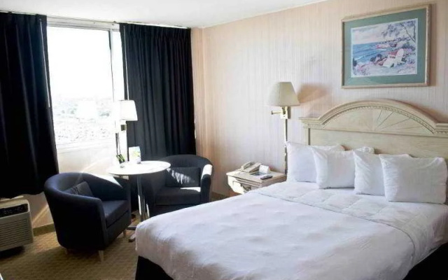 photo 4 of The Executive Days Inn - Meadowlands