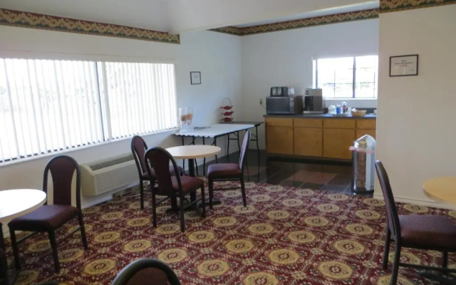 photo 3 of The Executive Inn & Suites