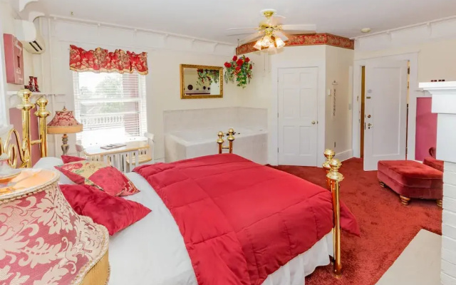 photo 5 of The Firelight Inn on Oregon Creek Bed and Breakfast