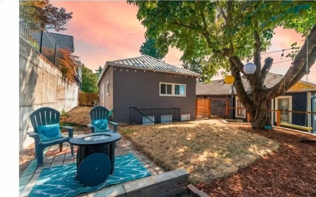 photo 3 of "the Fremont Overlook" W/ Nifty Backyard & Firepit 2 Bedroom Home by RedAwning