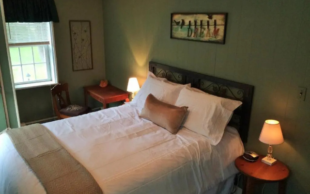 photo 3 of The Frogtown Inn
