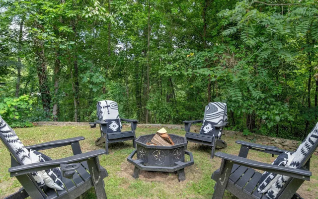 photo 5 of The Furry Lodge & Suites 13