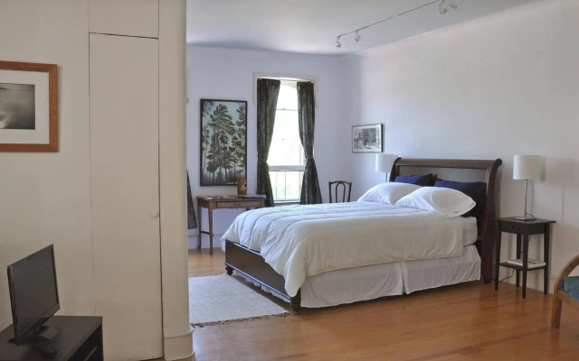 photo 3 of The Gallery Inn