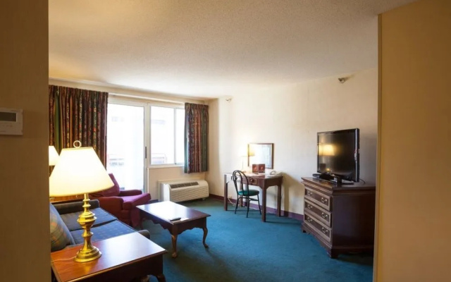 photo 3 of Garfield Suites Hotel