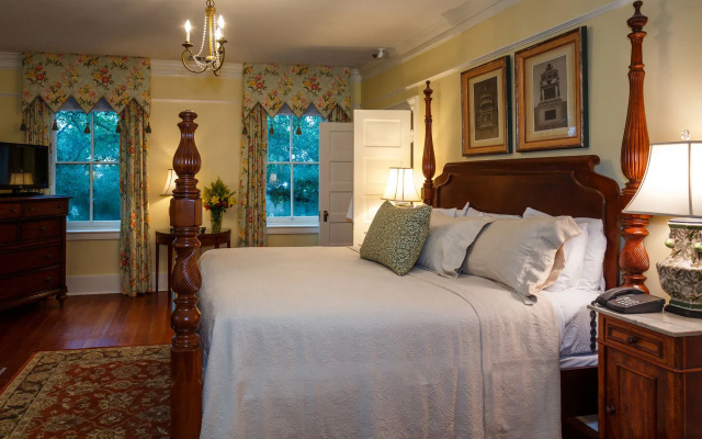 photo 3 of The Gastonian, Historic Inns of Savannah Collection