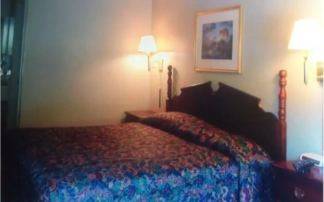 photo 2 of Gateway Inn