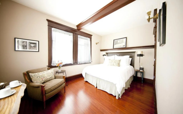 photo 3 of The Gatewood Bed and Breakfast