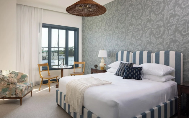 photo 3 of The George Hotel