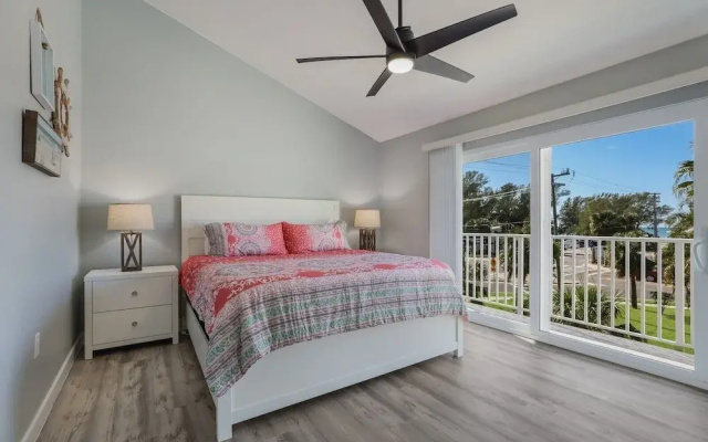 photo 4 of The Getaway 2 Bedroom Condo by Redawning