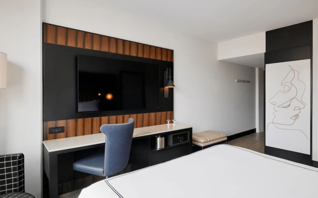 photo 4 of The Godfrey Detroit, Curio Collection By Hilton