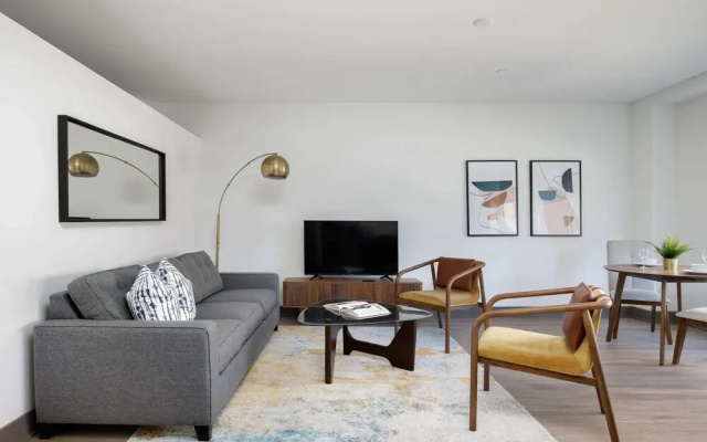 photo 4 of THE GRAND - Modern DT Apts with Free Parking by Zencity