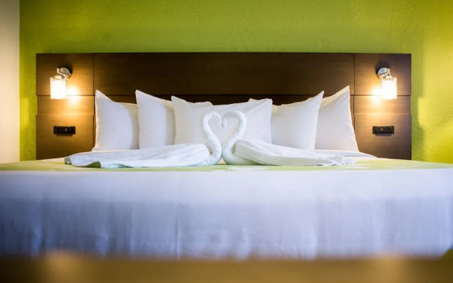 photo 4 of Grand River Hotel