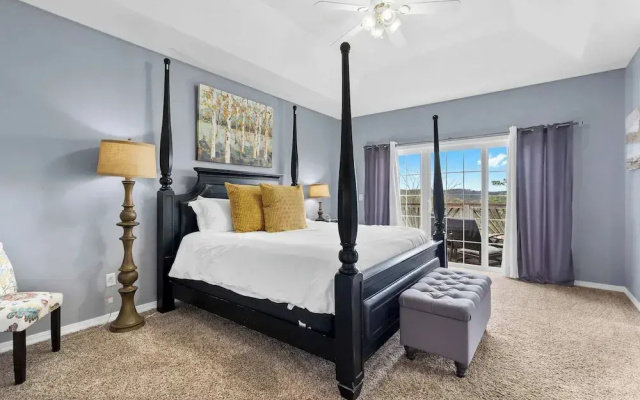 photo 2 of The Greenview Manor - Lake Views