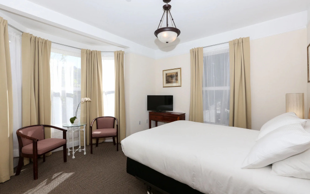photo 2 of The Grove Inn