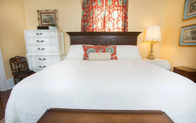 photo 2 of The Guest House at Gulfport Landing