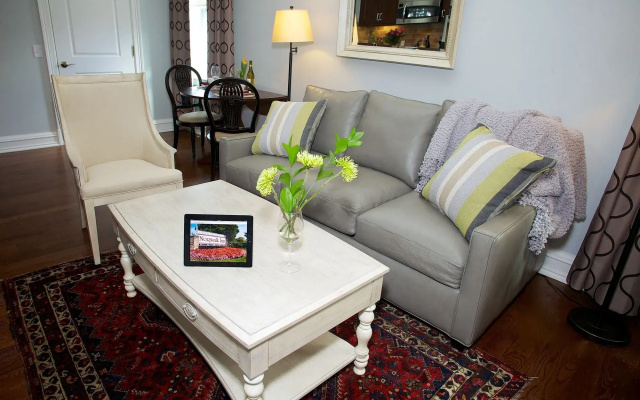 photo 3 of Guesthouse at Norwalk Inn
