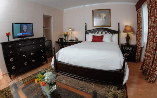 photo 2 of Norwalk Inn & Conference Center