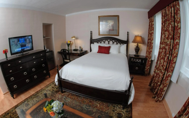 photo 4 of Norwalk Inn & Conference Center