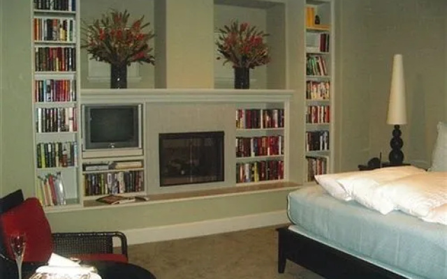 photo 2 of The Guesthouse on Allen Street