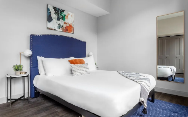 photo 2 of The Guild Downtown Vine St. 1 Bedroom