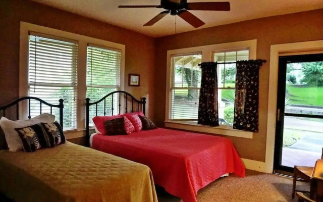 photo 2 of The Hideaway Natchez