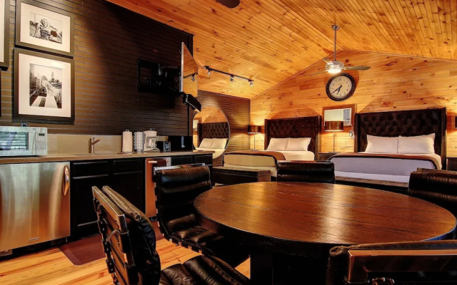 photo 2 of The Hideout