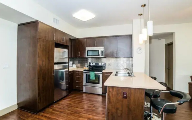 photo 5 of The Hollywood Madonna Apartment
