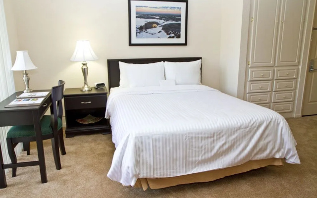 photo 4 of Oakwood at Toluca Hills Apartments by Avalon