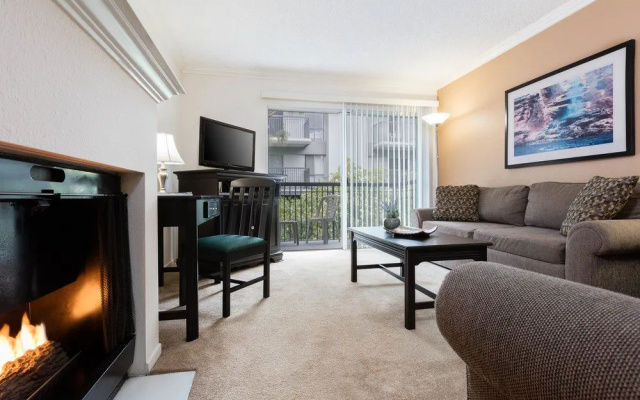 photo 5 of Oakwood at Toluca Hills Apartments by Avalon
