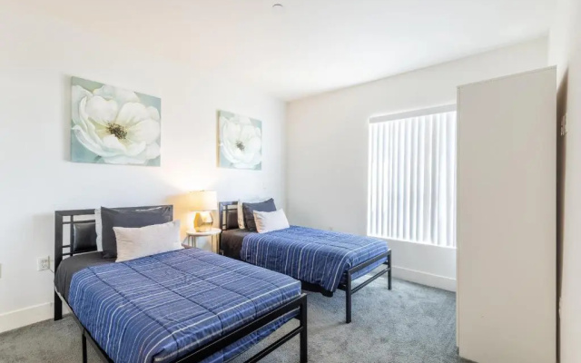 photo 2 of Heaven On Hollywood Boulevard Furnished Apartments