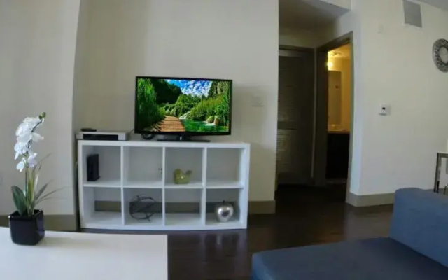 photo 3 of The Hollywood Suite