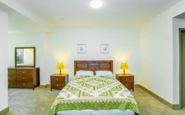 photo 3 of The Hollywood Sunny Apartment