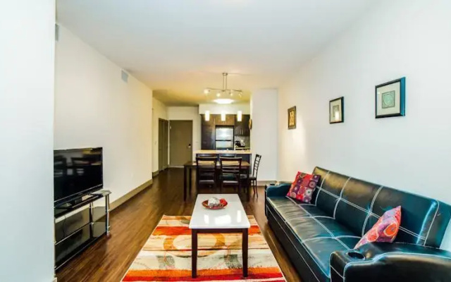 photo 4 of The Hollywood Sunny Apartment