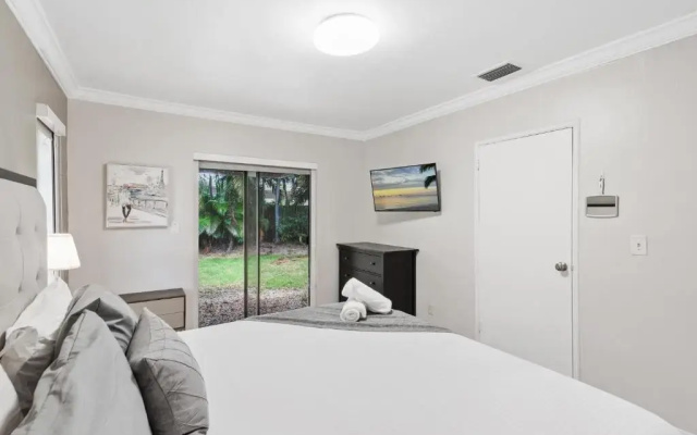 photo 4 of The Home in The Oaks - By Avi