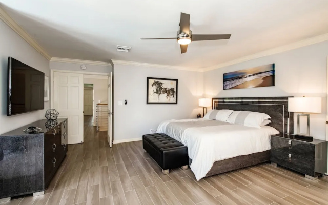 photo 4 of The House of 425 Coral Way 5 Bedrooms 4.5 Bathrooms Home