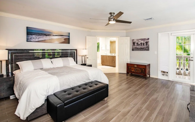 photo 5 of The House of 425 Coral Way 5 Bedrooms 4.5 Bathrooms Home