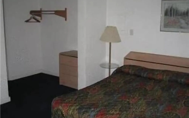 photo 4 of The Hub Motel
