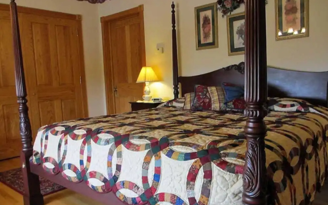 photo 4 of The Hurst House Bed and Breakfast