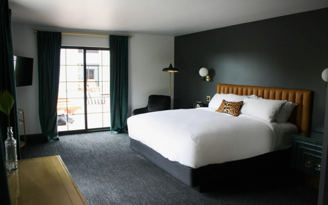 photo 5 of The Inn Hotel Lake Okoboji, an Ascend Collection Hotel