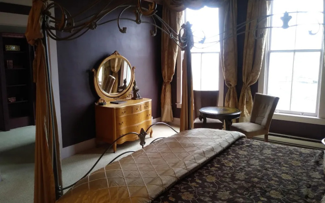 photo 4 of The Inn in Westport