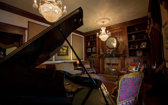 photo 2 of Boggs Mansion