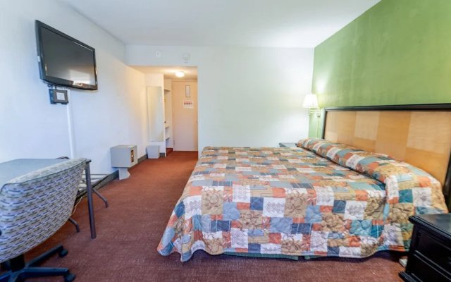photo 2 of The Inn- Pittsburgh