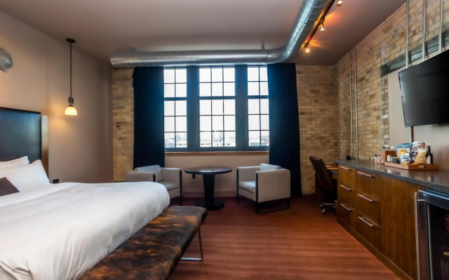 photo 3 of The Iron Horse Hotel