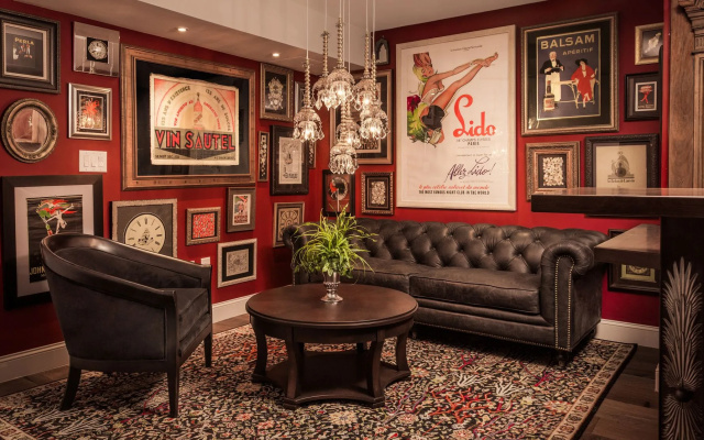 photo 2 of The Ivey's Hotel